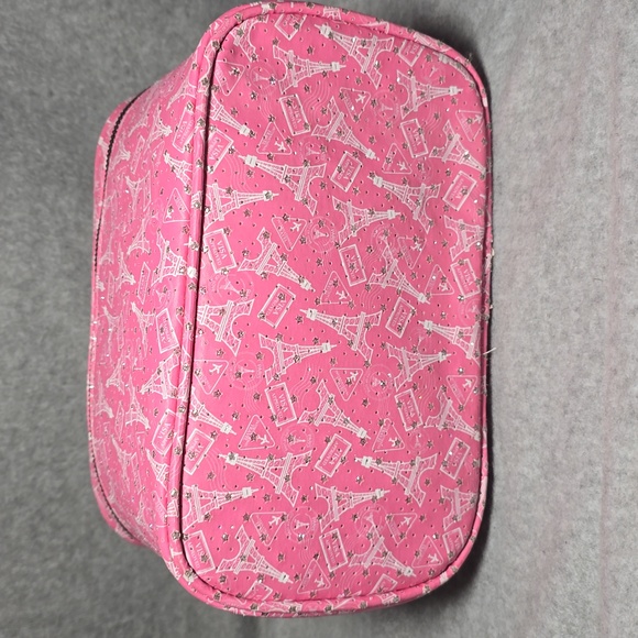 Imoshio Pink Eiffel Tower Print Vegan Leather Women's Conmetic Bag NWT - Picture 5 of 6